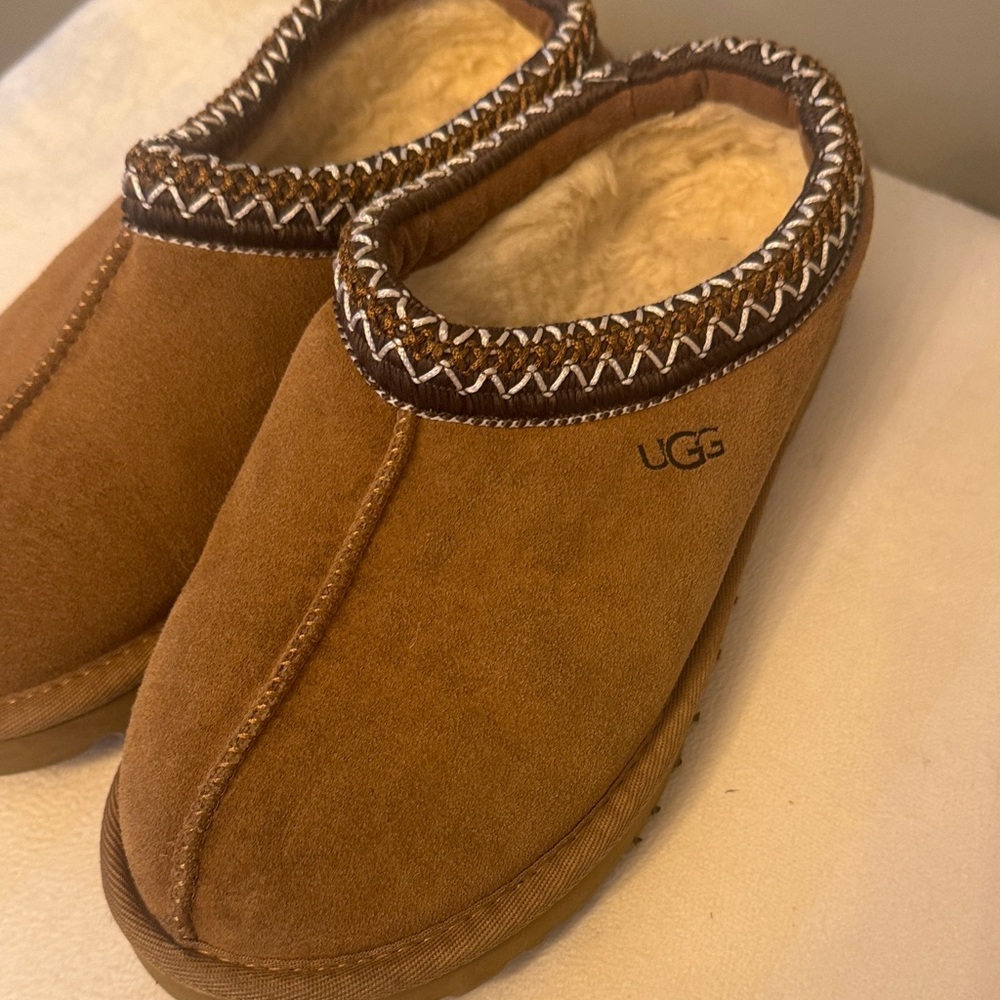 UGG Chestnut Brown Kids Suede Shearling Slippers - Picture 3 of 6